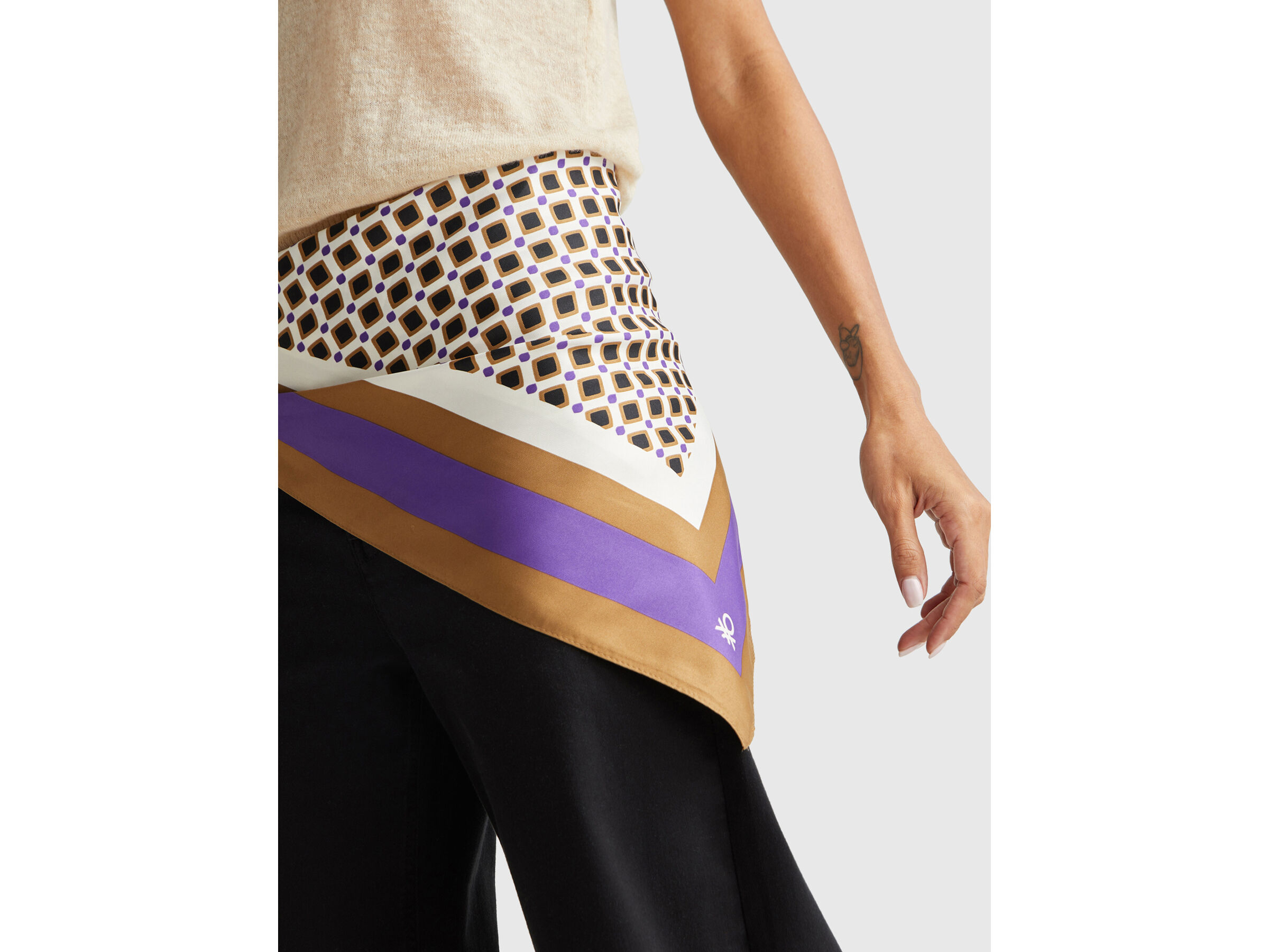 SQUARE SCARF Women image number 2
